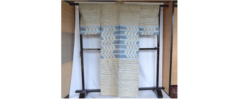Kudzu-fu kimono, White Waves